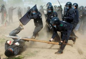 El partido surcoreano "Saenuri" promueve la represión fascista